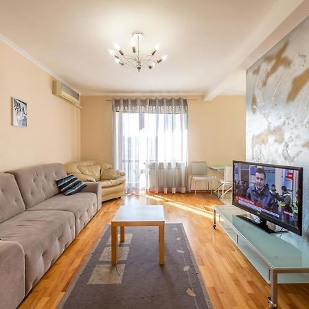 Apartment On Triokhsviatytelska كييف المظهر الخارجي الصورة