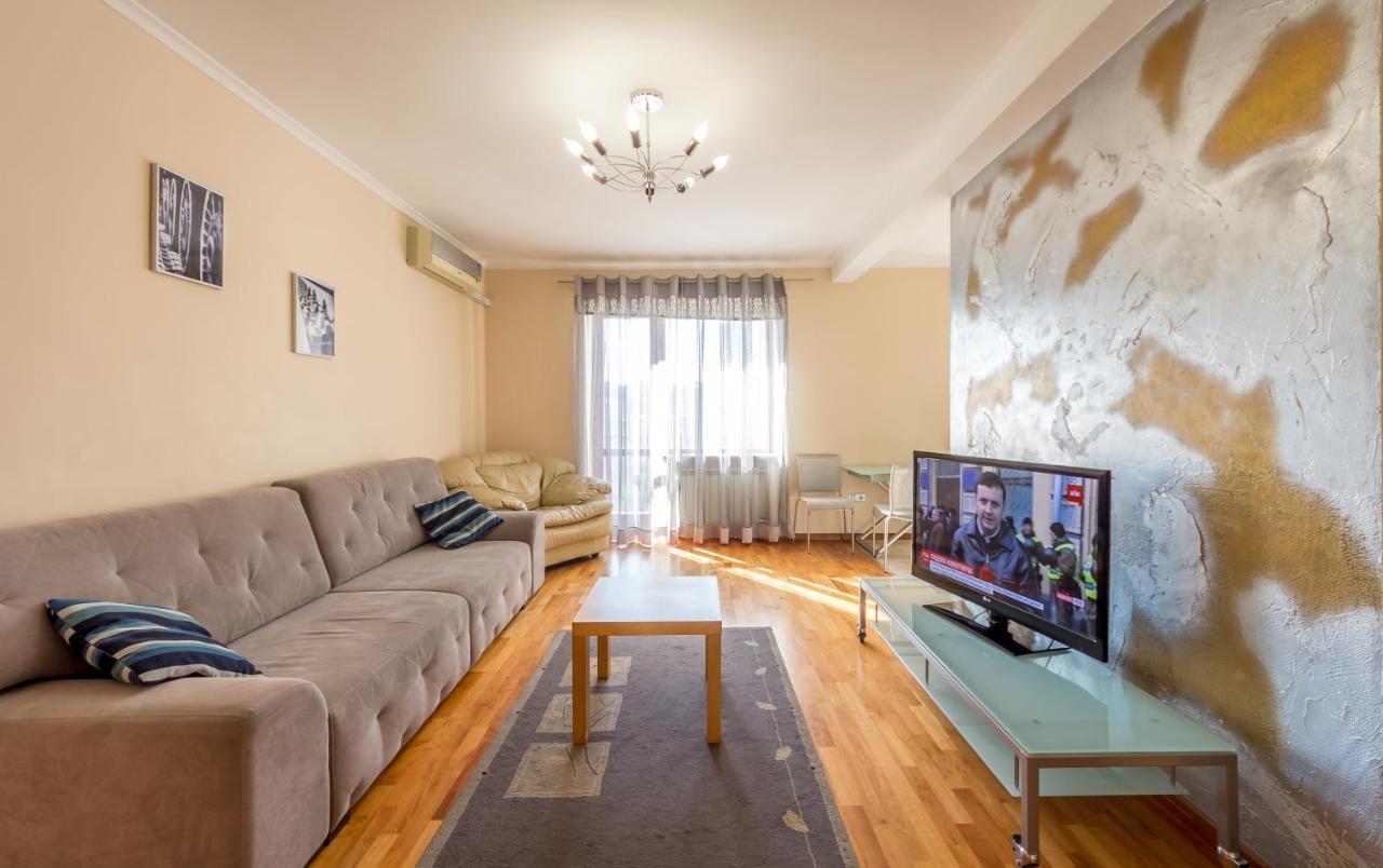 Apartment On Triokhsviatytelska كييف المظهر الخارجي الصورة