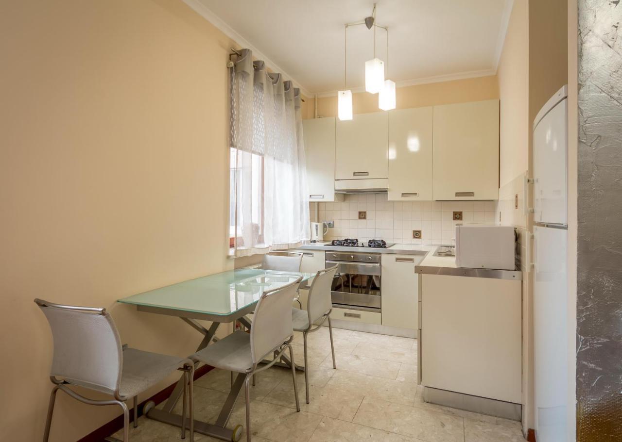 Apartment On Triokhsviatytelska كييف المظهر الخارجي الصورة